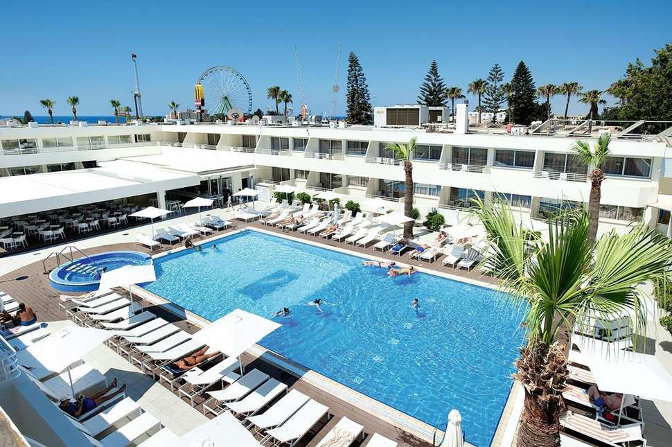 Melpo Antia Hotel & Suites