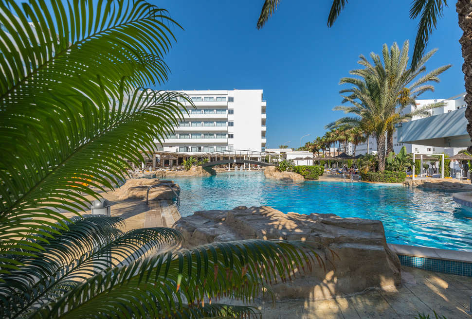 Tasia Maris Beach Hotel & Spa